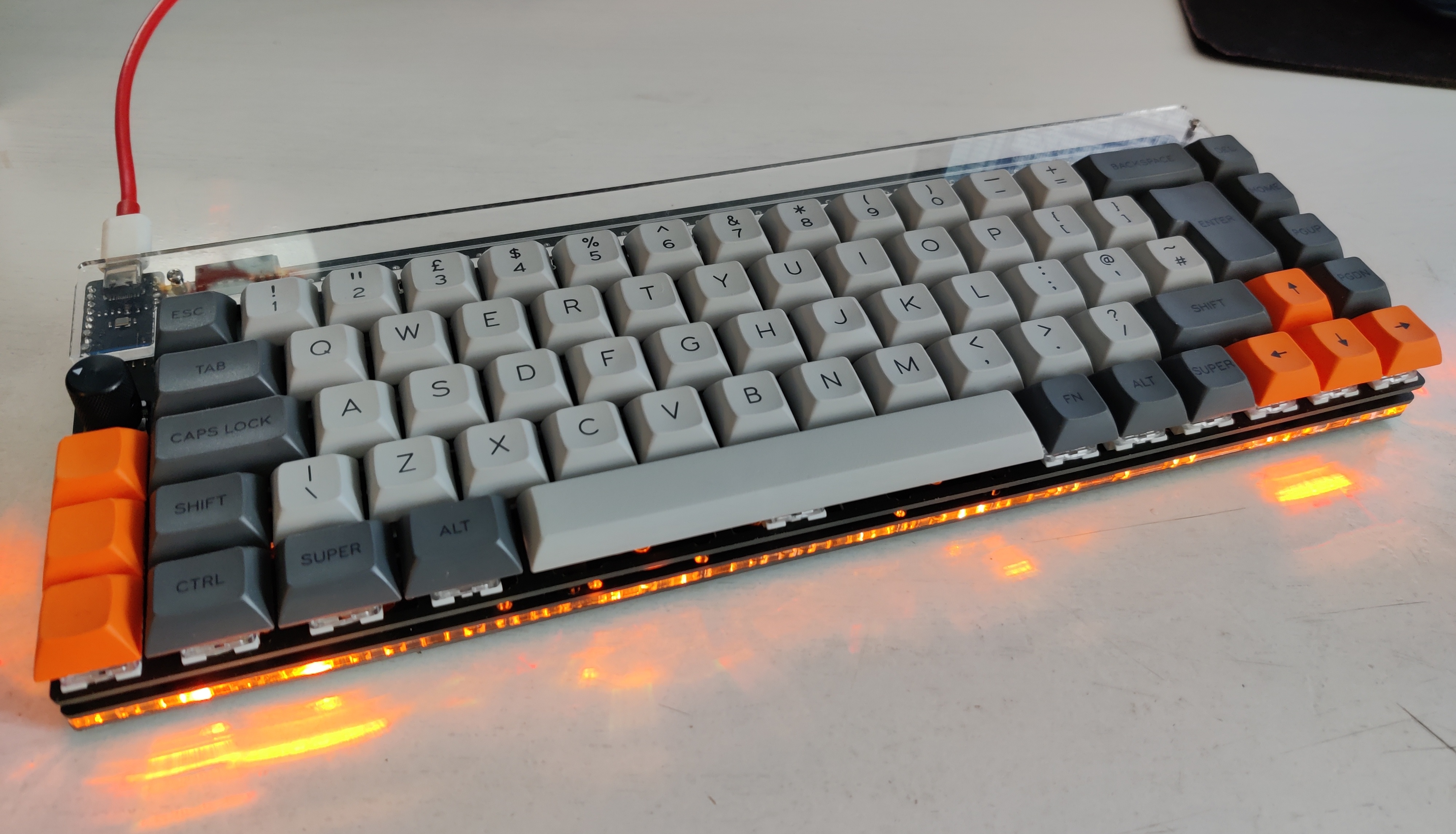 a photo of a keyboard