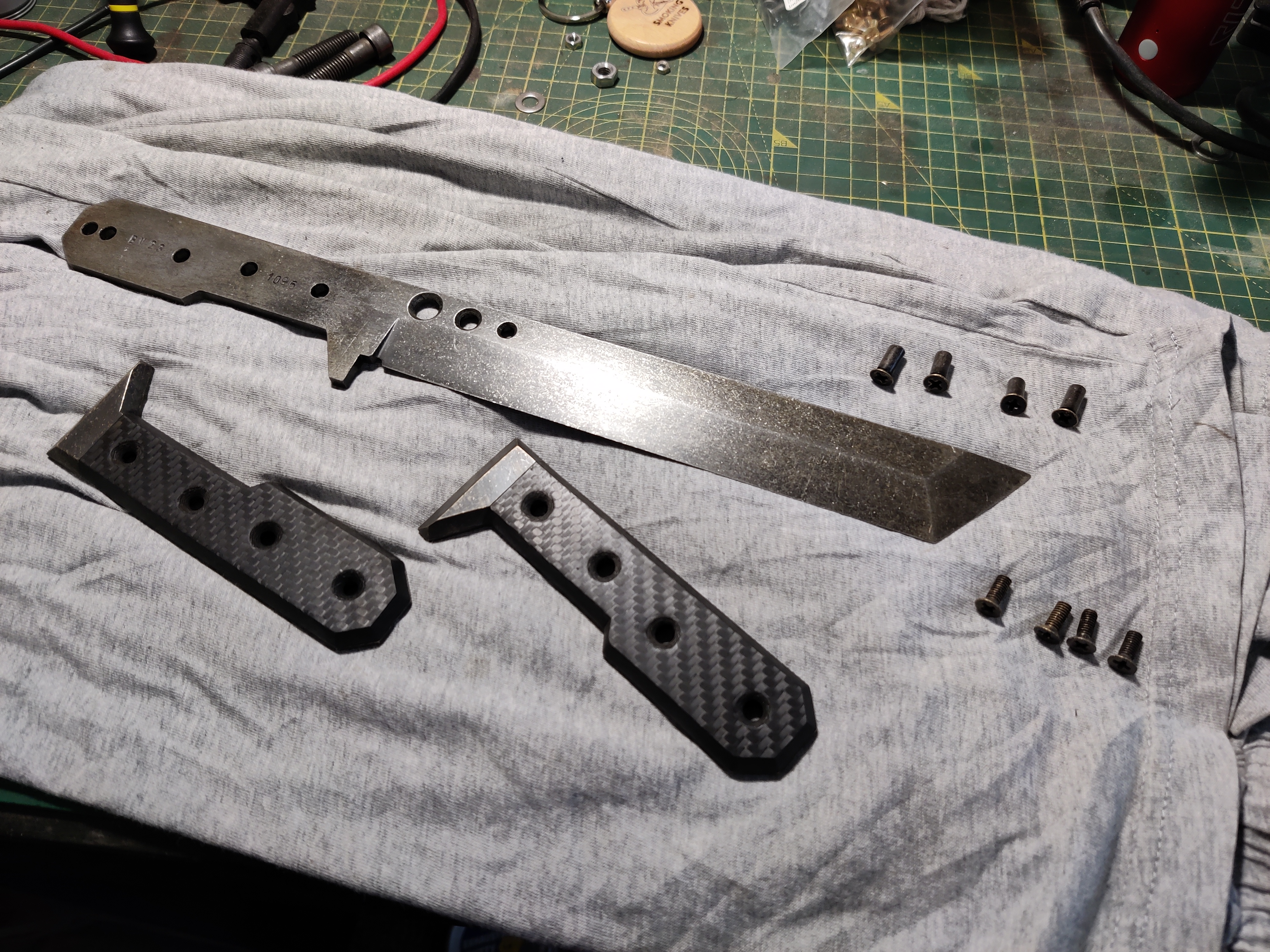 an image of a knife about to be put together