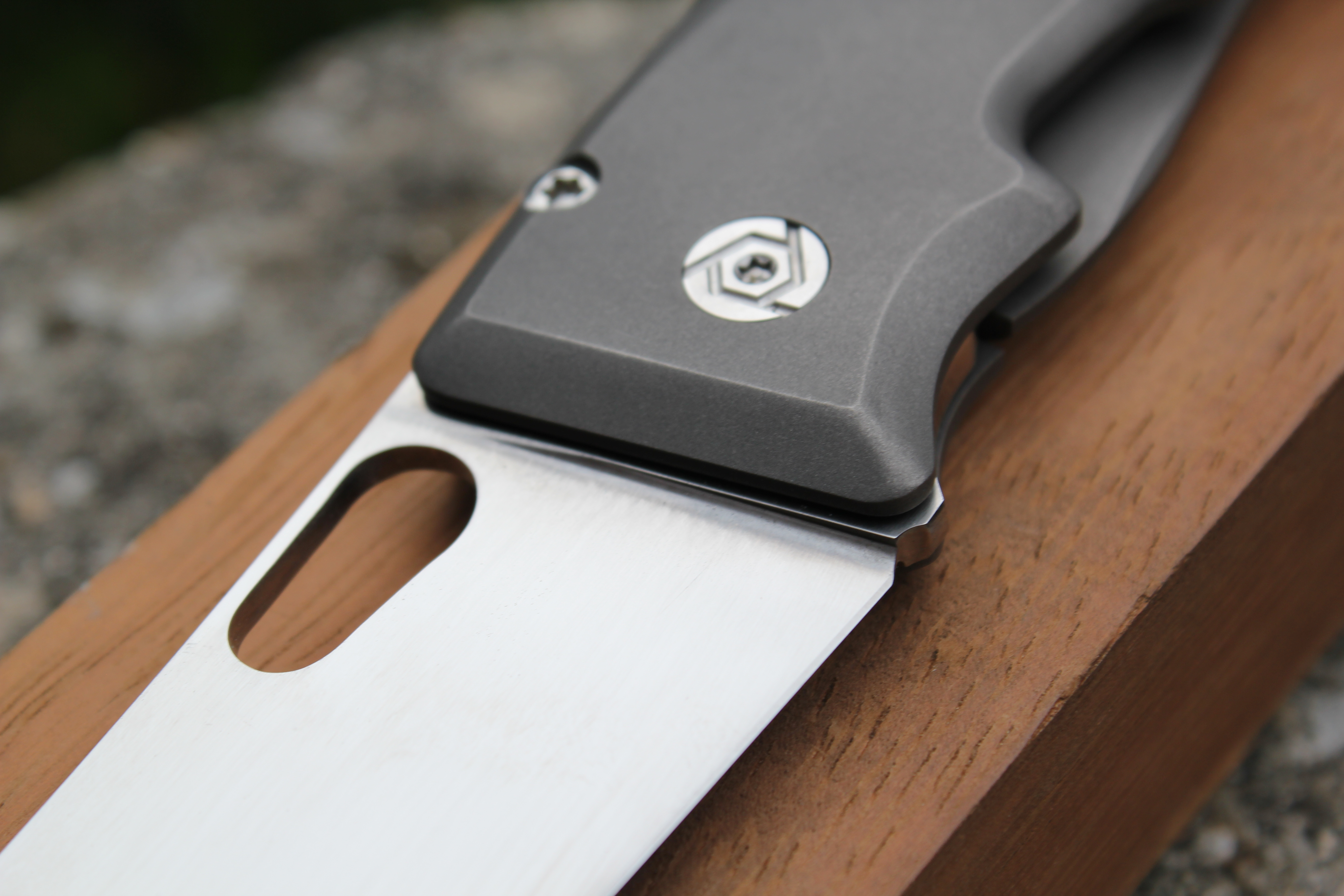an image of a knife blade