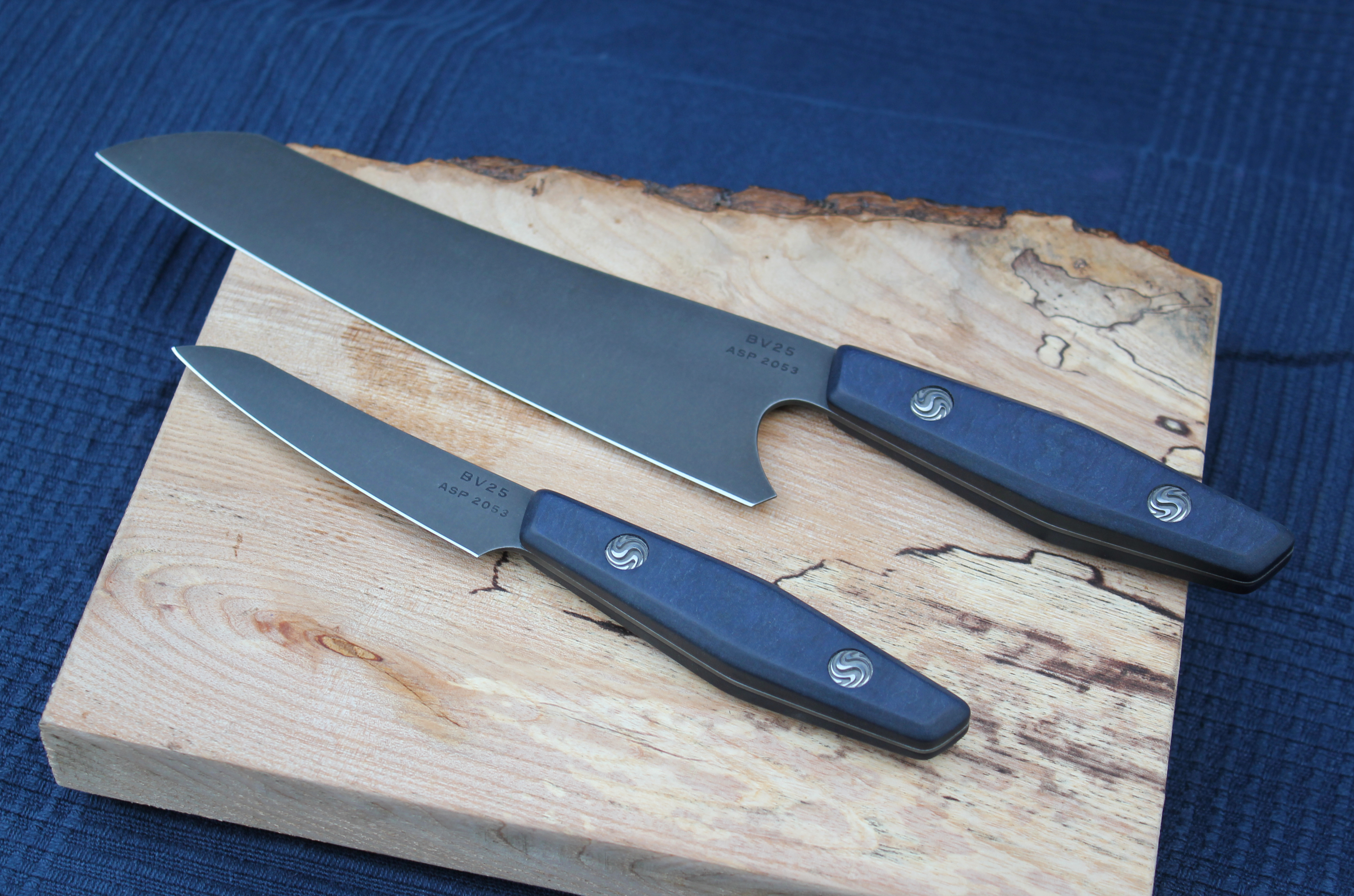 an image of a two kitchen knives